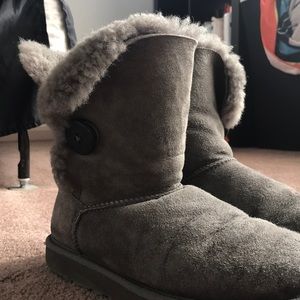 😊MUST GO🌼 Grey Uggs
